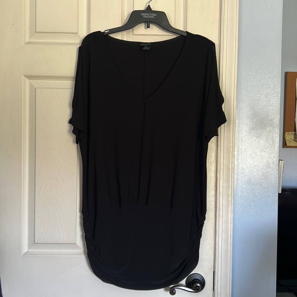 Torrid V neck cold shoulder black short sleeve tunic top size 2X